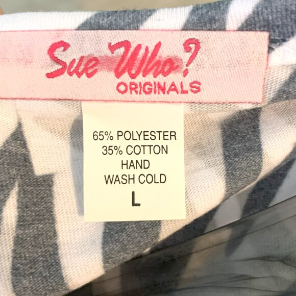 Sue Who? Originals Embellished Floral T-shirt Excellent Condition size Large - Picture 4 of 5